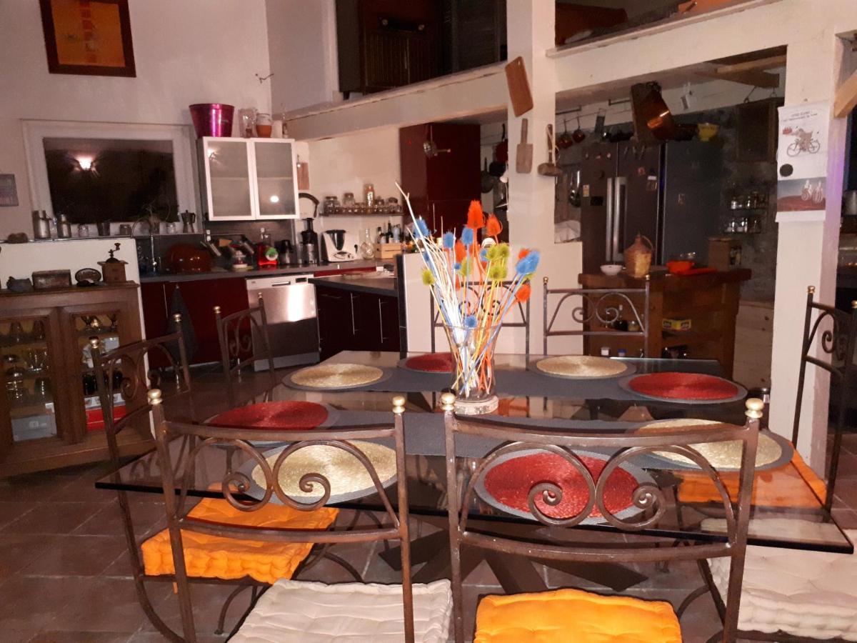 Chez Patricia & Denis Bed & Breakfast Flassans-sur-Issole Exterior photo